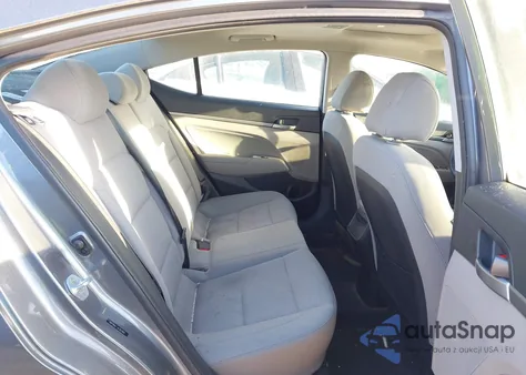 2018 Hyundai Elantra Value Edition z USA, uszkodzony, nr VIN 5NPD84LF1JH365969